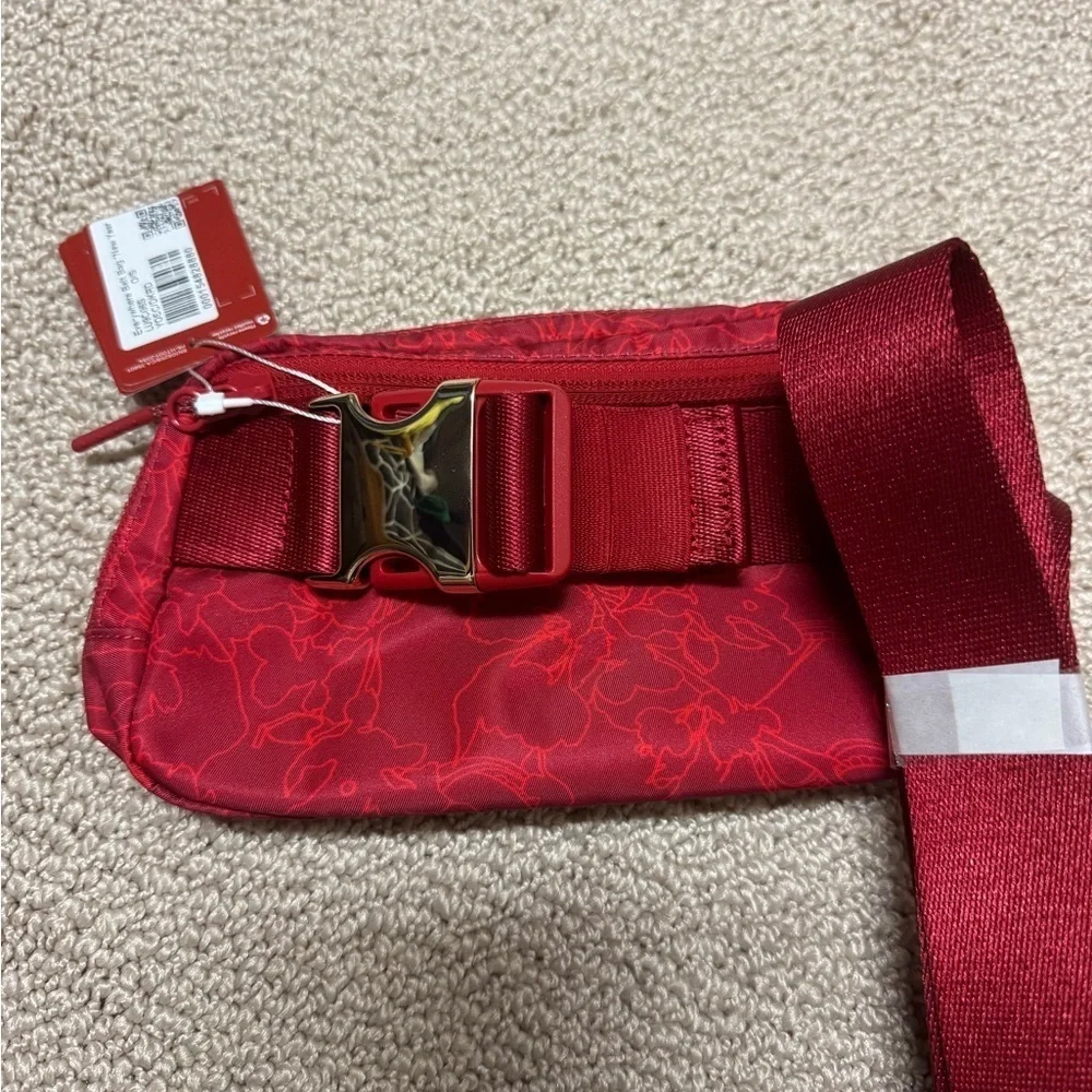 NWT LULULEMON LUNAR BELT BAG